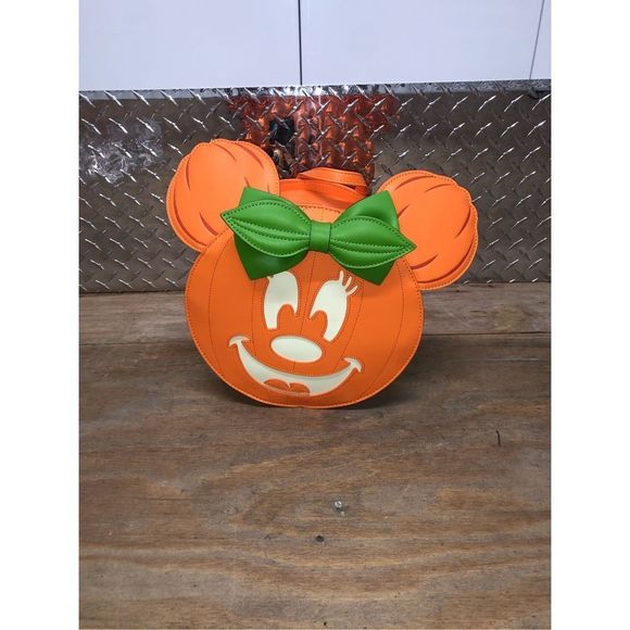 Loungefly NWT Disney Glow Face Minnie Pumpkin HALLOWEEN Backpack Purse - Picture 4 of 14